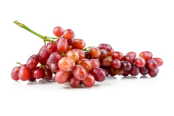 Obraz premium bunch of ripe and juicy red grapes isolated on white background