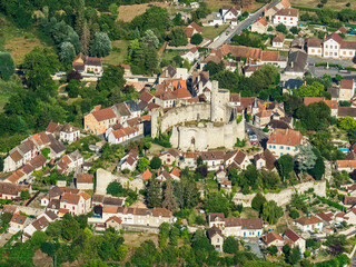 vue aérienne du château de Billy dans l'Allier en France