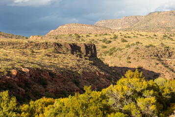 Obraz premium Scenic Autumn Landscape in the Verde River Canyon Arizona