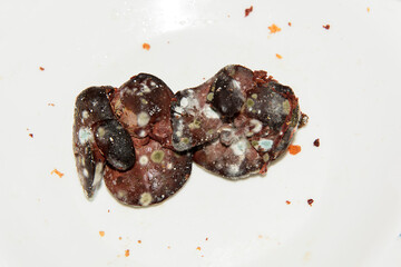 The concept of preventing poisoning for the mouldy and deteriorated chicken liver