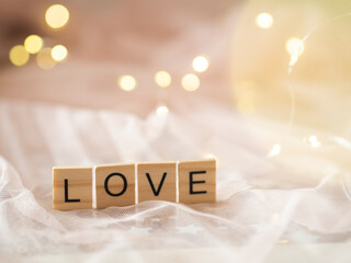 Love - napis z drewnianych klocków, miłość, kochać, walentynki  © Klaudia Baran
