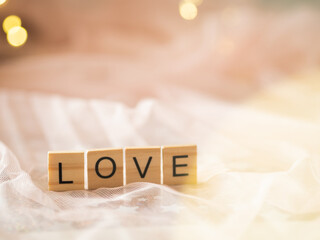 Love - napis z drewnianych klocków, miłość, kochać, walentynki  © Klaudia Baran
