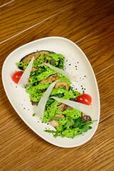 Vegetable salad with fried eggplant