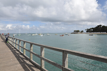 Ponton de bois à Noirmoutier, France