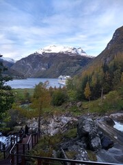 Blick von Geiranger auf den Fjord