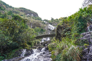 Fototapeta na wymiar waterfall in vietnam