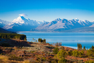 Fototapeta na wymiar Aoraki Mount Cook and Lake Tekapo in New Zealand