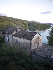 Fototapeta na wymiar Views of Embalse of Mediano in Huesca, Spain.