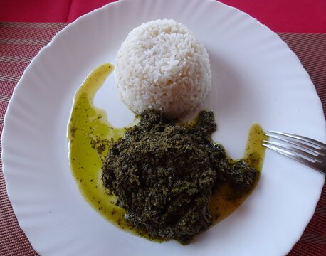 Malagasy cuisine "Ravitoto" using cassava leaves and rice