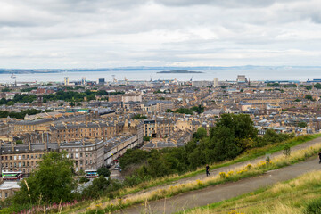 Fototapeta na wymiar Blick vom Calton Hill aus auf Edinburgh