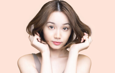 女性のヘアケアイメージ  美髪　美容　スキンケア