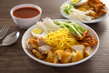 Mee Rojak is Malaysia Indian food of noodle with peanut sauce.