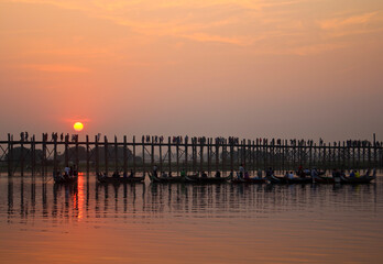 Fototapeta premium Ubin Bridge, Myanmar - Worlds Longest Wooden Bridge
