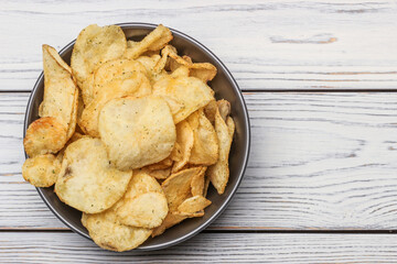 Potato chips in a black bow