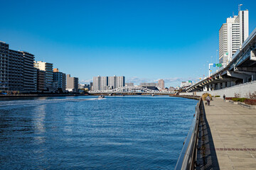 隅田川と青空