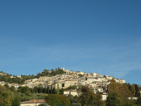 Fayence, village perch&eacute; dans le Var