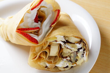 苺クレープ　バナナクレープ