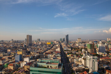 Fototapeta premium Phnom penh cambodia overview Daytime from Sky bar in the middle of city