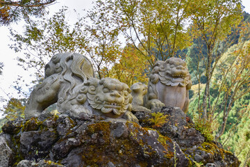 Fototapeta na wymiar statue of Komainu (lions)