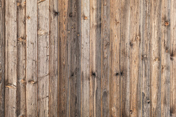 Braune natürliche Holztextur. Holzbretter mit Nägeln als Hintergrund. Raue Beschaffenheit von Materialien.