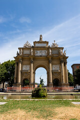 Fototapeta na wymiar Triumphal Arch of the Lorraine in Florence. fountain and big vintage arch