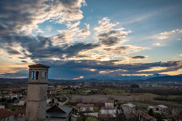 Obraz premium Winter colorful sunset in the countryside of Friuli-Venezia Giulia, Italy