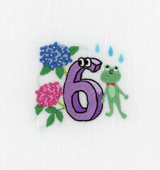 6とカエルと紫陽花の刺繍