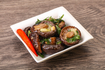Marinated shiitake mushrooms with herbs