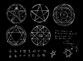 Hand drawn Witchcraft magic circle collection. pentagram and ritual circle. emblems and sigil occult symbols. Bloody style for horror game art. Halloween concept.