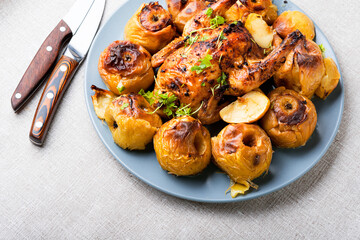 Whole roasted hen with apples