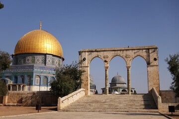 Fototapeta na wymiar Golden mosque Jerusalem