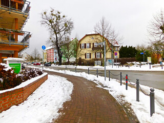 Wintereinbruch in den Straßen von Templin