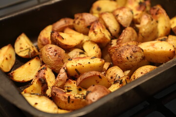 Baked potatoes with Provencal herbs