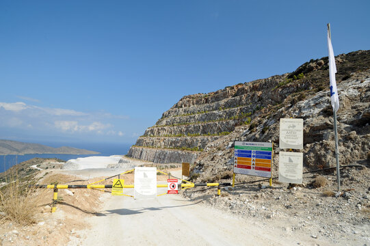 La carri&egrave;re de gypse de Mochlos pr&egrave;s de Sitia en Cr&egrave;te