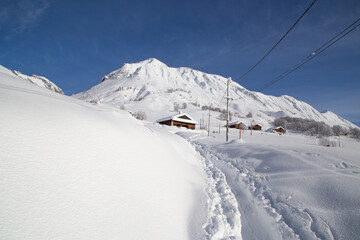 Fototapeta na wymiar Montagne en hiver