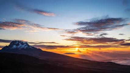 Rideaux velours Kilimandjaro Breathtaking view of sunrise morning sky with Mawenzi mountain peak 5148m - the 4th highest peak in Africa. Kilimanjaro National Park, Tanzania.
