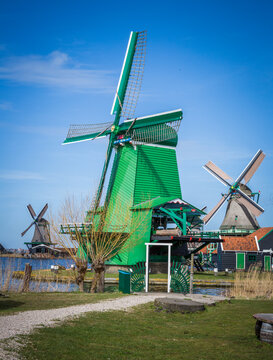 Three working windmills in Holland