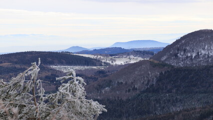 neige et givre sur le cha&icirc;ne des Puys