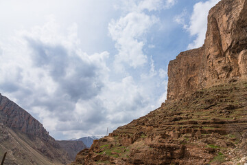 イラン　マークーの渓谷
