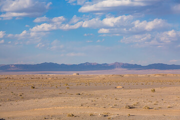 Fototapeta na wymiar イラン　ケルマーンからヤズドまでの岩石砂漠地帯