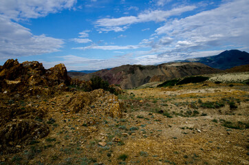 Obraz premium alpine semi-desert landscape