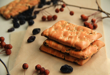 delicious crunchy cookies cracker with raisins