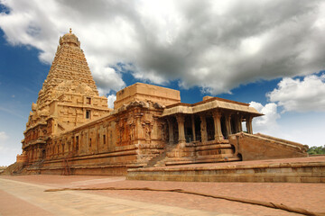 Brihadeeswarar Temple Brihadishvara Rajesvara Peruvudaiyar RAJA RAJA CHOLAN BUILT Chola Temple