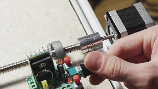 Checking the operation of the stepper motor of a 3d printer, speed controller