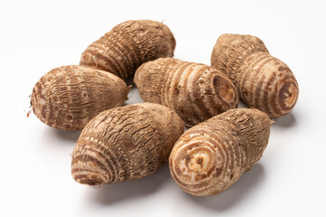 里芋の集合　白バック