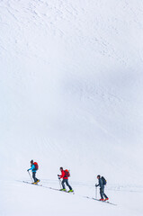 Unterwegs auf Skitour im hochalpinen Gel&auml;nde