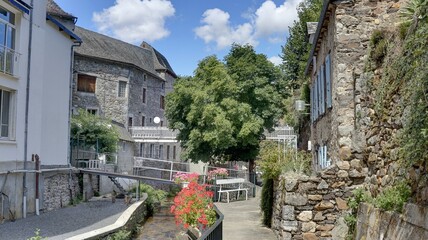 village de Chaudes-Aigues dans le Cantal