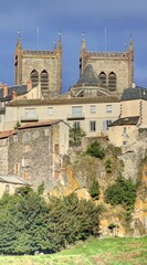 Obraz premium ville haute de Saint-Flour dans le Cantal, Auvergne