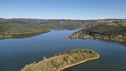 Fototapeta na wymiar vue aérienne des gorges de la Truyère en Aveyron