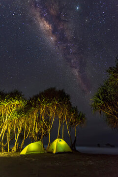 tent at night under the milkyway